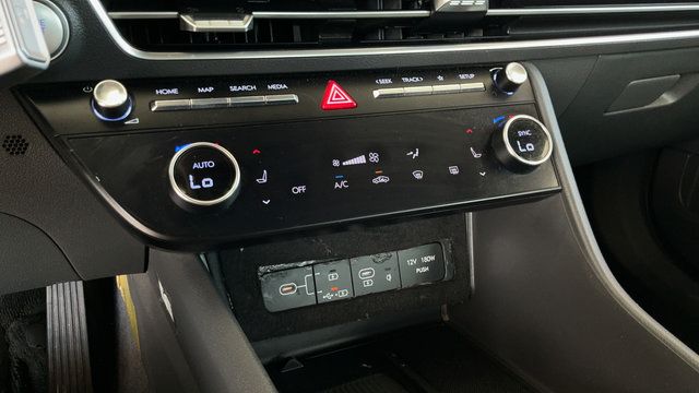 Used 2024 Hyundai Sonata SEL w/ Convenience Package FWD image 17