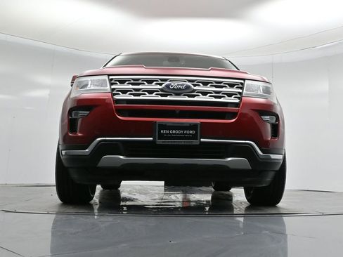 Certified 2018 Ford Explorer Limited w/ Ford Safe & Smart Package image 46