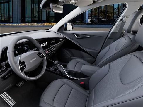 New 2026 Kia Niro SX Touring FWD image 17