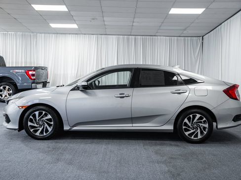Used 2018 Honda Civic EX image 4