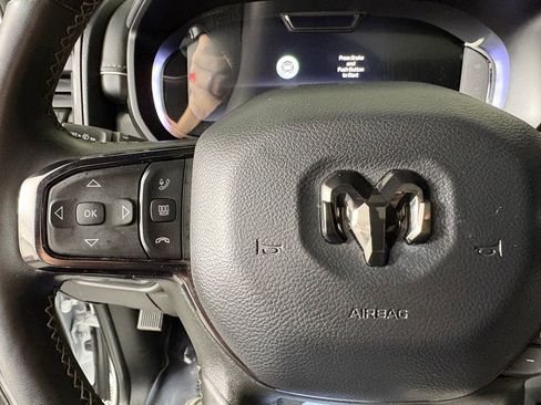 Used 2025 RAM 2500 Limited AWD/4WD image 23