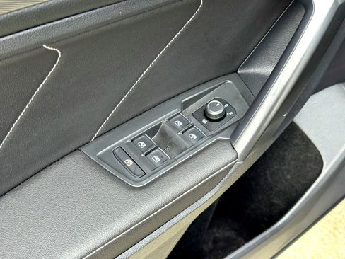 Used 2022 Volkswagen Tiguan SE image 14