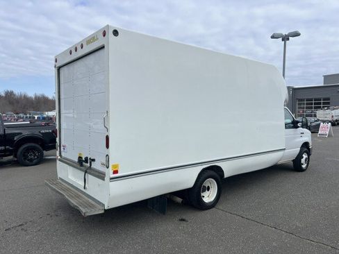 Used 2015 Ford E-350 and Econoline 350 Super Duty image 5