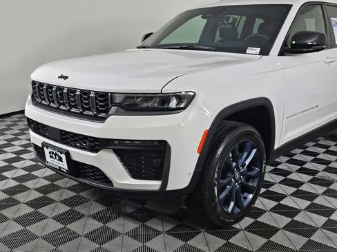 New 2026 Jeep Grand Cherokee Limited AWD/4WD image 11