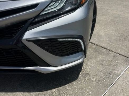Used 2022 Toyota Camry XSE FWD image 11