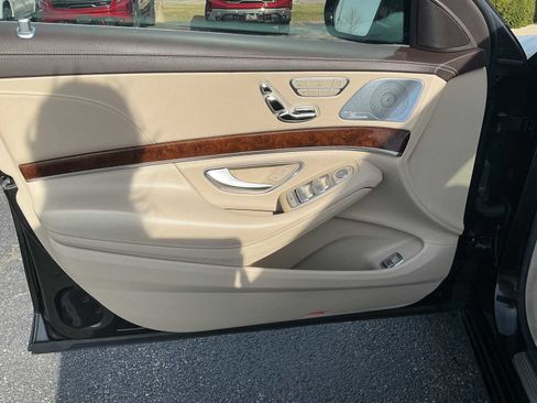 Used 2014 Mercedes-Benz S 550 Sedan image 21