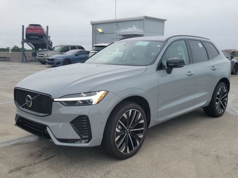 New 2026 Volvo XC60 B5 Ultra w/ Climate Package AWD/4WD image 4