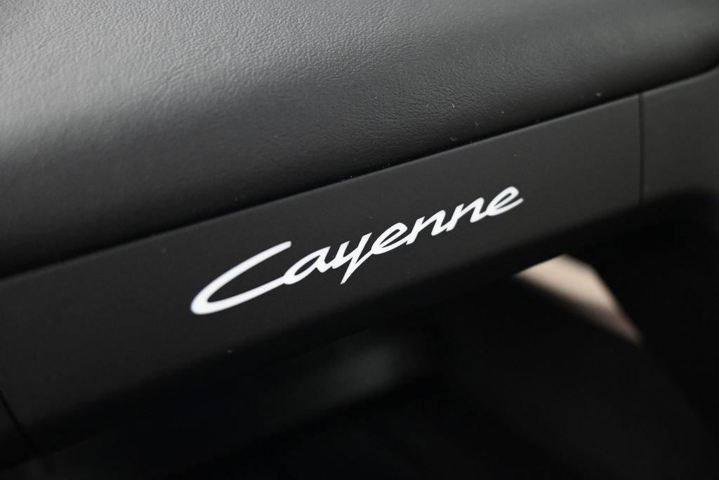 Used 2026 Porsche Cayenne Electric AWD/4WD image 19