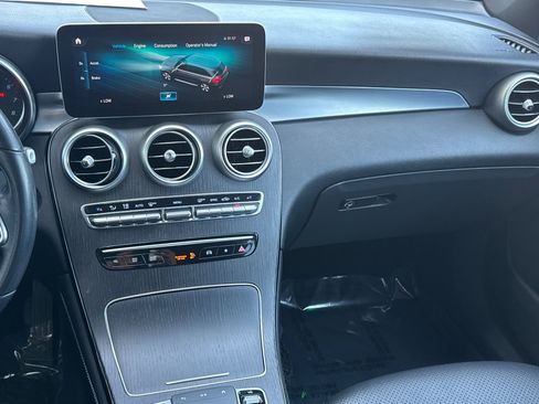 Used 2020 Mercedes-Benz GLC 300 4MATIC image 19