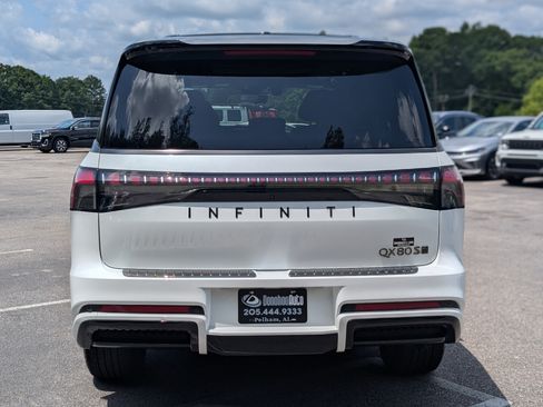 Used 2026 INFINITI QX80 4WD w/ Sport Exterior Package image 8