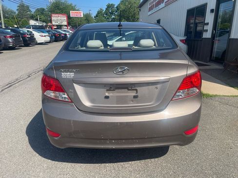 Used 2012 Hyundai Accent GLS FWD image 5