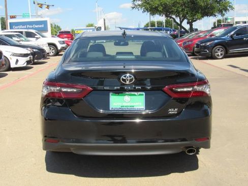 Used 2024 Toyota Camry XLE image 7