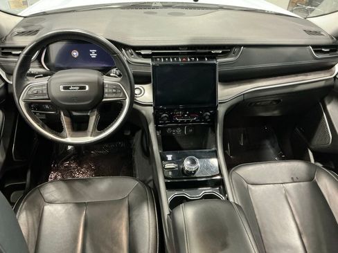 Used 2022 Jeep Grand Cherokee L Limited AWD/4WD image 16