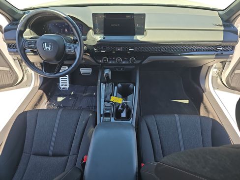 Used 2023 Honda Accord Sport image 9