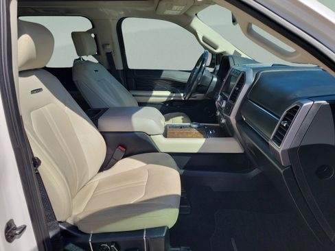 Used 2019 Ford Expedition Platinum RWD image 19