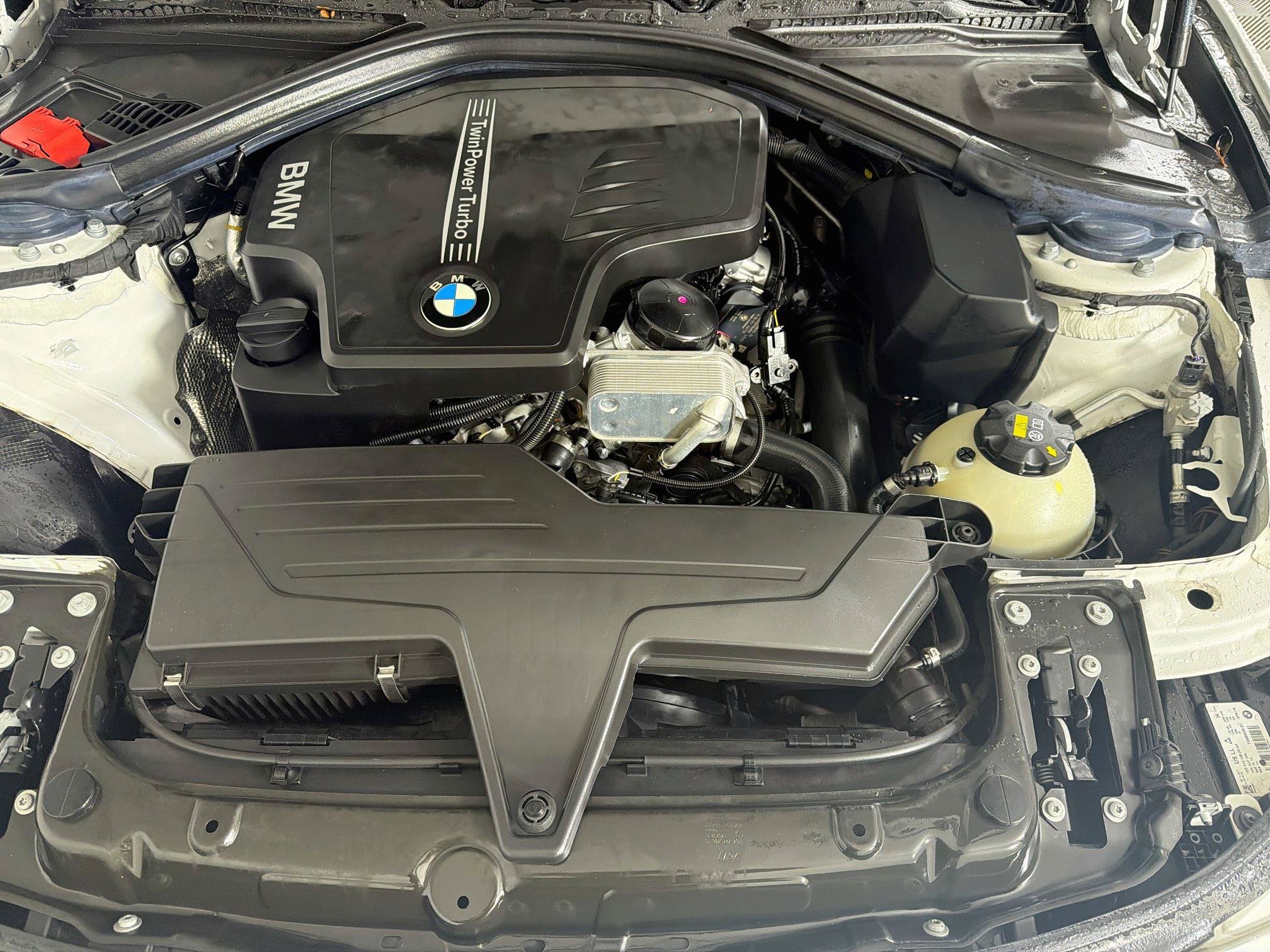 Used 2018 BMW 320i Sedan RWD image 32