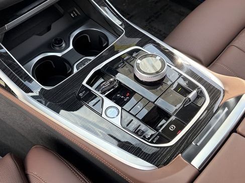 New 2026 BMW X7 M60i w/ Executive Package AWD/4WD image 21