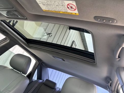 Used 2000 Toyota Avalon XLS image 24