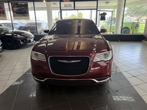 Used 2019 Chrysler 300 Touring L w/ Quick Order Package 22F RWD image 3