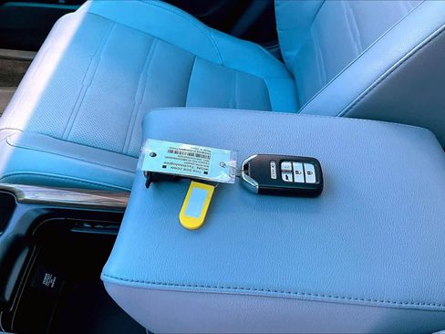 Used 2020 Honda CR-V Touring image 15