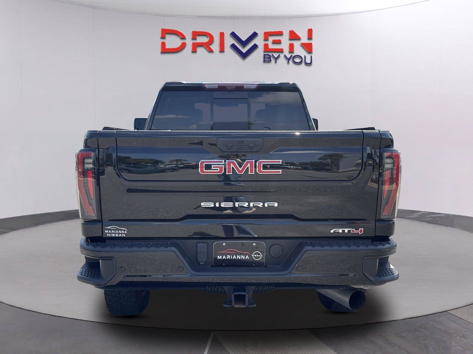 Used 2024 GMC Sierra 2500 AT4 w/ AT4 Premium Plus Package AWD/4WD image 4