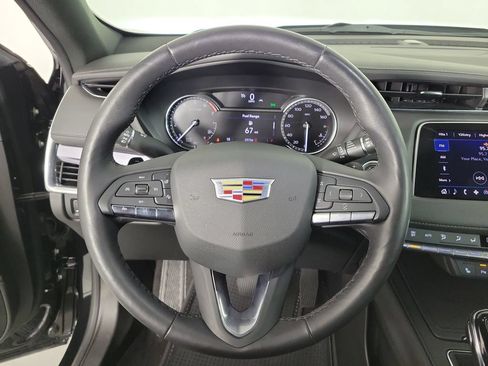 Used 2023 Cadillac XT4 Luxury w/ Cold Weather Package FWD image 26