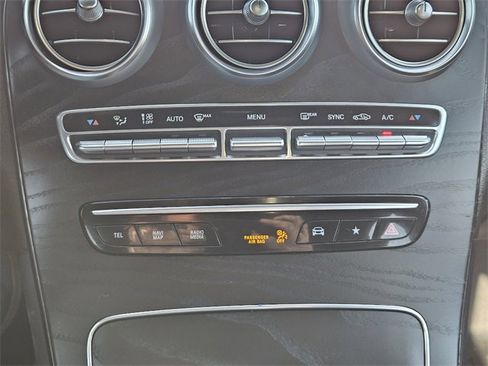 Used 2022 Mercedes-Benz GLC 300 GLC 300 image 19