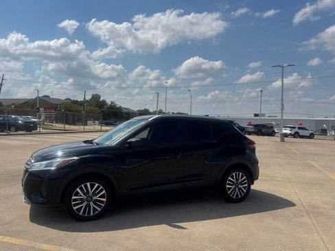 Certified 2023 Nissan Kicks SV FWD image 13