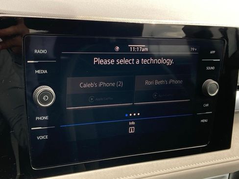 Used 2025 Volkswagen Taos SE image 20