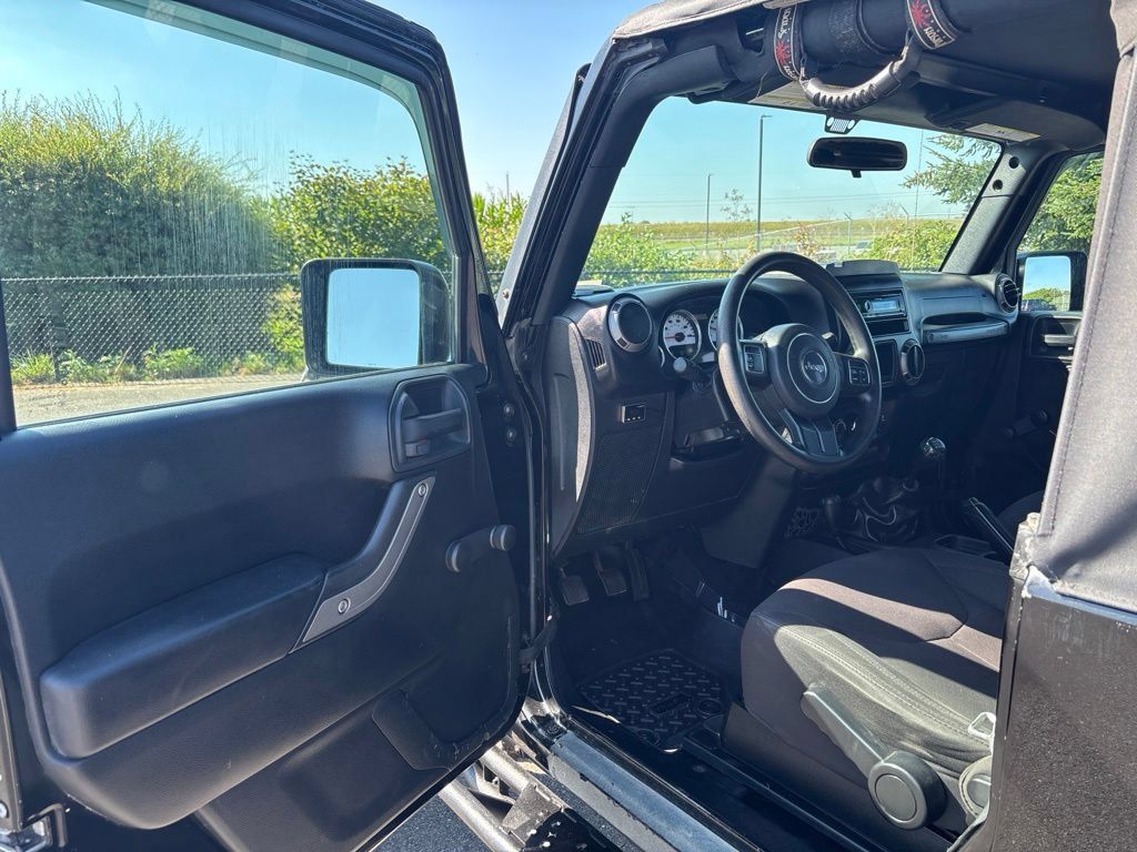Used 2017 Jeep Wrangler Sport AWD/4WD image 30