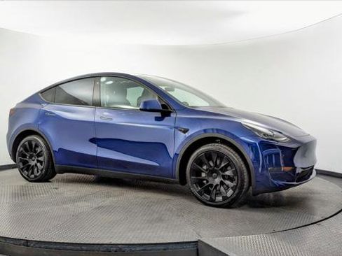 Used 2023 Tesla Model Y Long Range AWD/4WD image 9