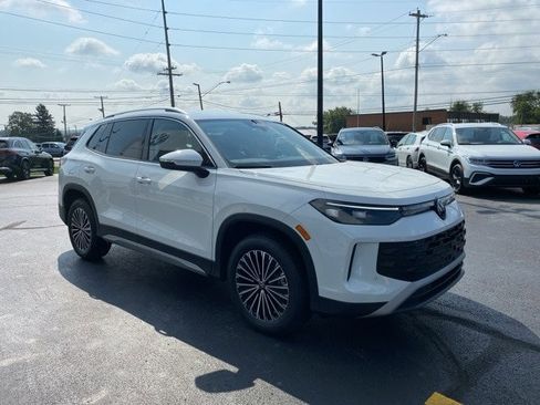 New 2025 Volkswagen Tiguan S image 8