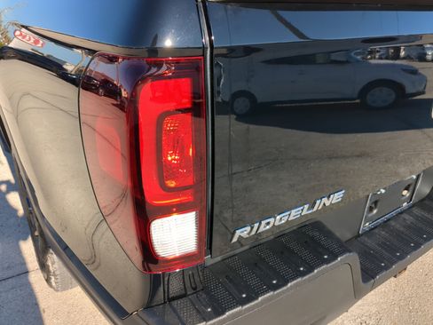 Used 2023 Honda Ridgeline Sport image 10