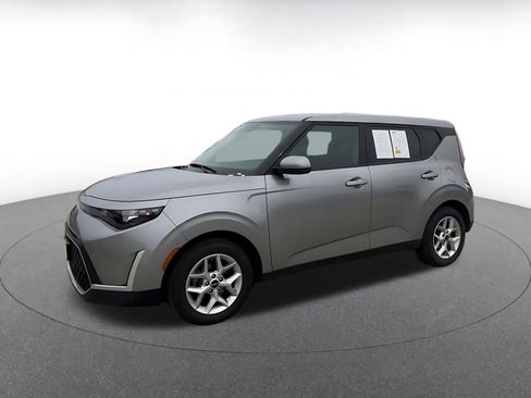 Used 2024 Kia Soul LX w/ Option Group 015 FWD image 8