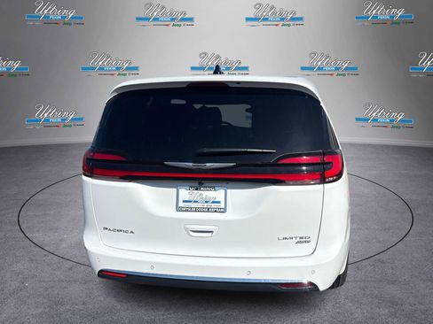 New 2026 Chrysler Pacifica Limited w/ Uconnect Theater Family Group image 4