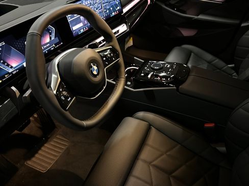 New 2027 BMW 530i xDrive w/ Premium Package AWD/4WD image 9