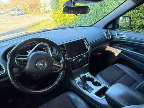 Used 2021 Jeep Grand Cherokee Laredo X AWD/4WD image 6