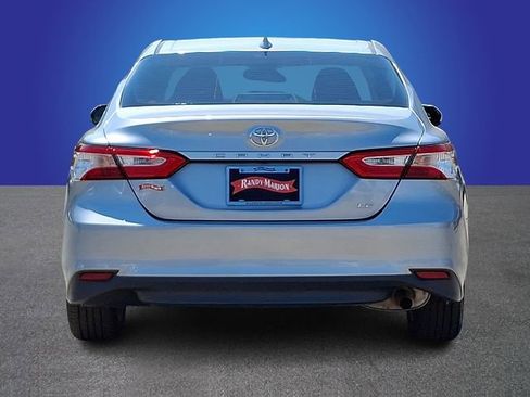 Used 2020 Toyota Camry LE FWD image 5
