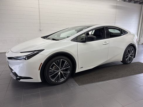 Certified 2024 Toyota Prius XLE image 4