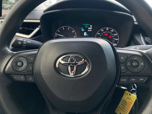 Used 2025 Toyota Corolla LE FWD image 18