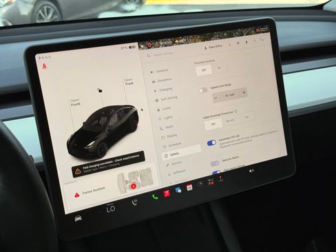 Used 2021 Tesla Model Y Long Range AWD/4WD image 42