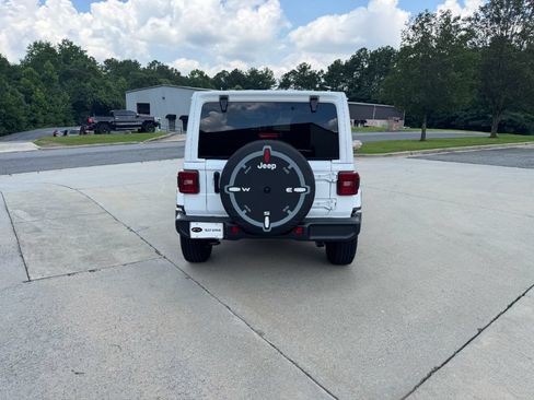Used 2024 Jeep Wrangler Unlimited Sahara AWD/4WD image 4