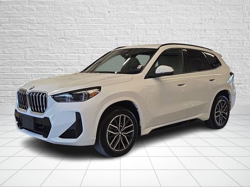 Used 2026 BMW X1 xDrive28i image 3