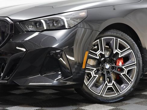 New 2026 BMW 530i xDrive 530i xDrive w/ M Sport Package image 3