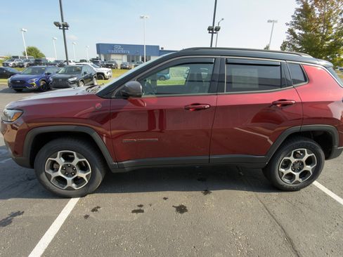 Used 2022 Jeep Compass Trailhawk w/ Sun and Sound Group image 6