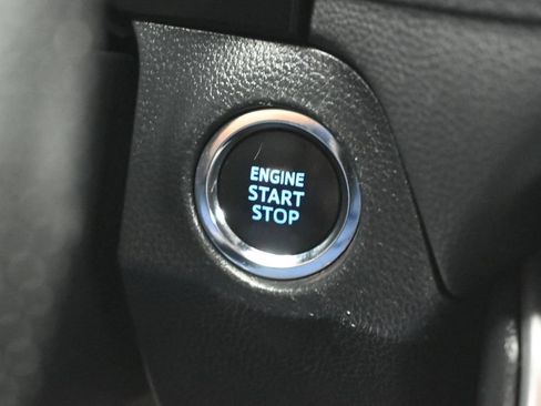 Used 2019 Toyota RAV4 XLE AWD/4WD image 12