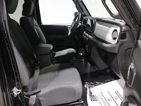 Used 2025 Jeep Wrangler Unlimited Sport AWD/4WD image 19