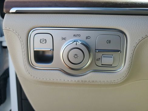 New 2026 Mercedes-Benz GLS 580 4MATIC image 26