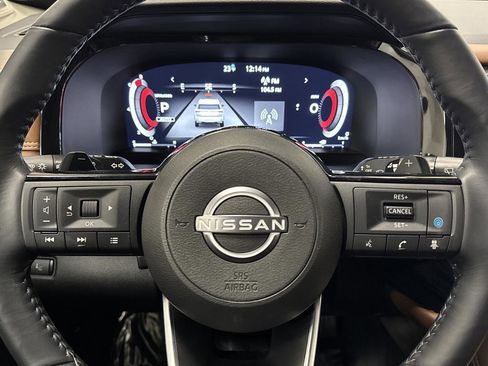 Used 2024 Nissan Pathfinder Platinum w/ Cargo Package image 17