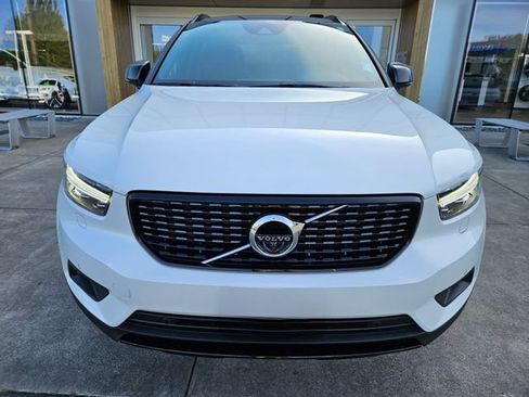 Used 2019 Volvo XC40 T5 R-Design AWD/4WD image 2